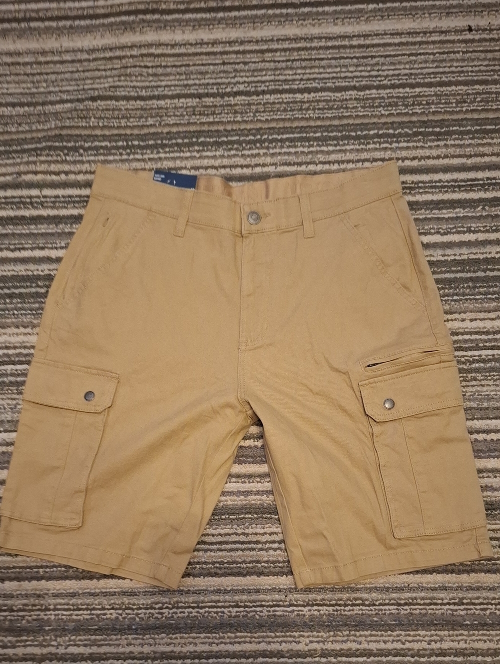 Men's Khaki Cargo Shorts with Utility Pockets